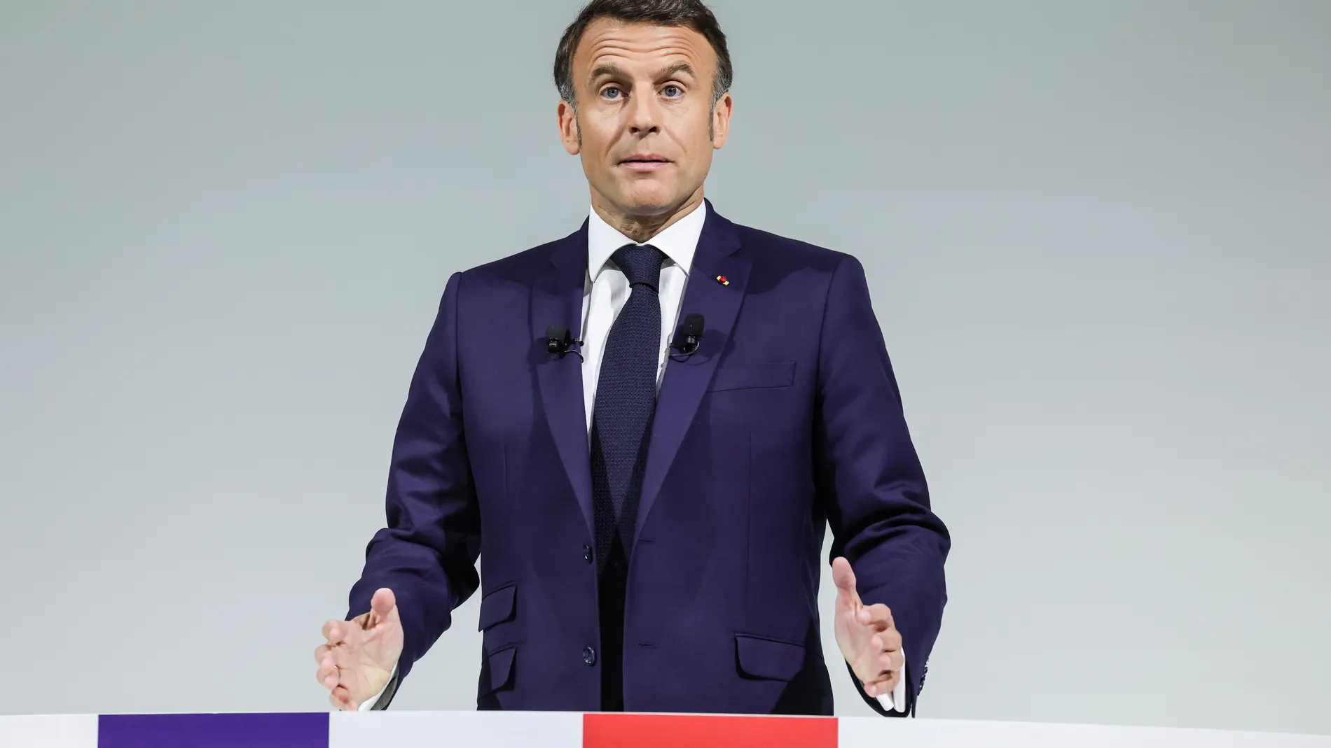Paris (France), 12/06/2024.- French President Emmanuel Macron holds a press conference about his decision to dissolve the parliament and calling for elections, in Paris, France, 12 June 2024. President Macron called for unity against the extremes in upcoming general elections of France. The French president announced on 09 June the dissolution of the National Assembly and called for new elections on 30 June and 07 July after his Renaissance Party was defeated by the far right Rassemblement Na...