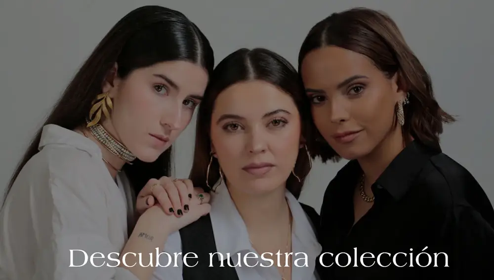 Gloria Camila junto a sus socias