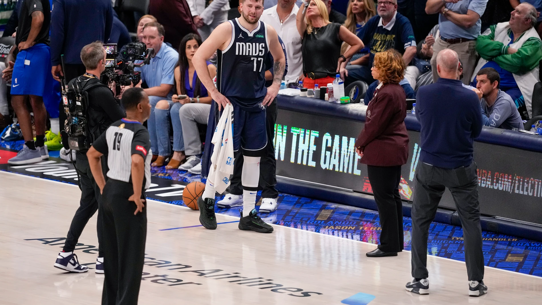 Doncic fue eliminado por seis faltas a cuatro minutos para el final del partido
