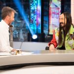 Pablo Motos y Steve Aoki en 'El Hormiguero'