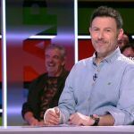 Iñaki Urrutia con el brazo escayolado en 'Zapeando'