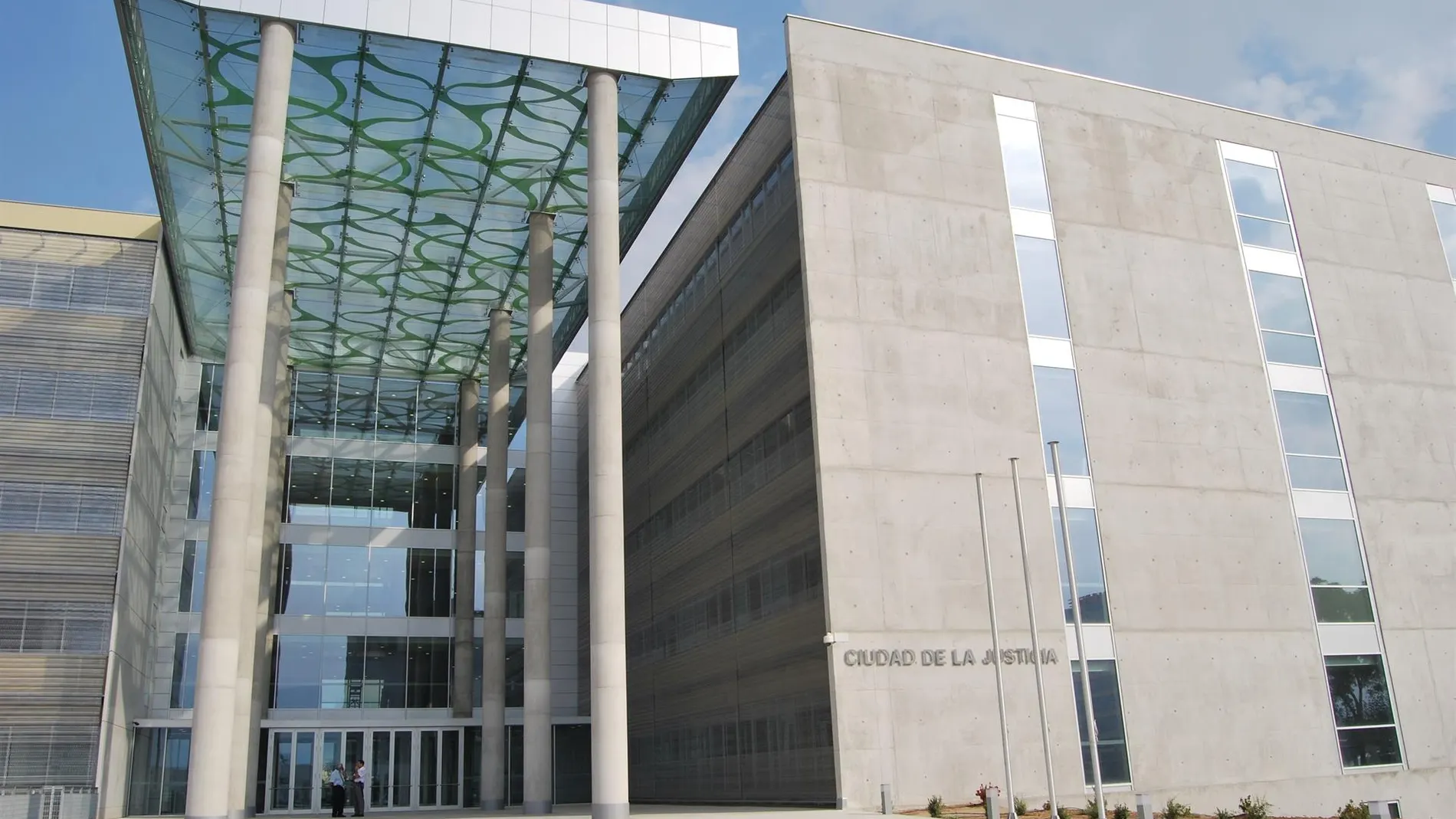 Audiencia de Murcia impone por primera vez la prisión permanente revisable a un hombre por violar y asesinar a una mujer