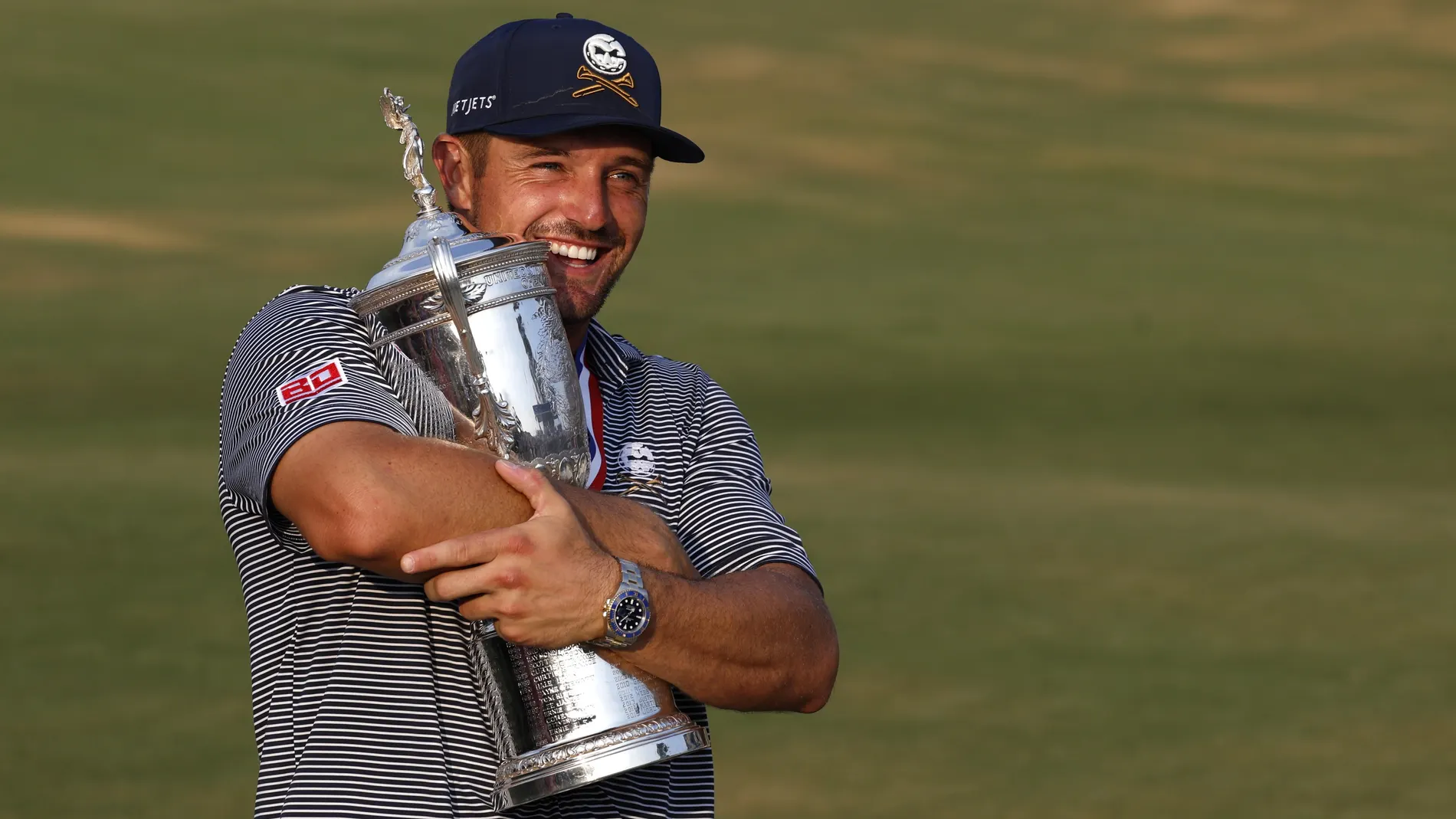 Bryson DeChambeau, con el trofeo de campeón del Abierto de Estados Unidos