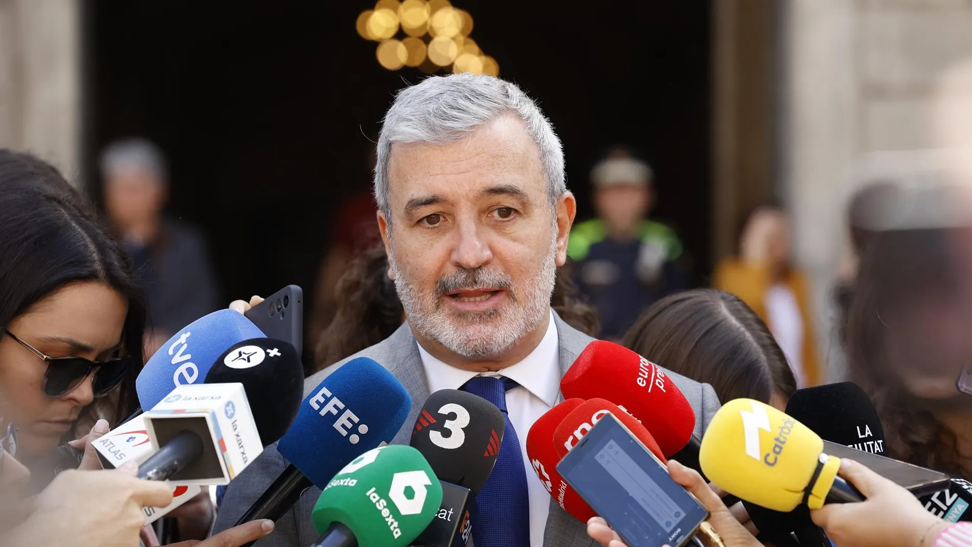Collboni cumple este lunes un año en la Alcaldía de Barcelona, en minoría y con el pacto con ERC en el aire