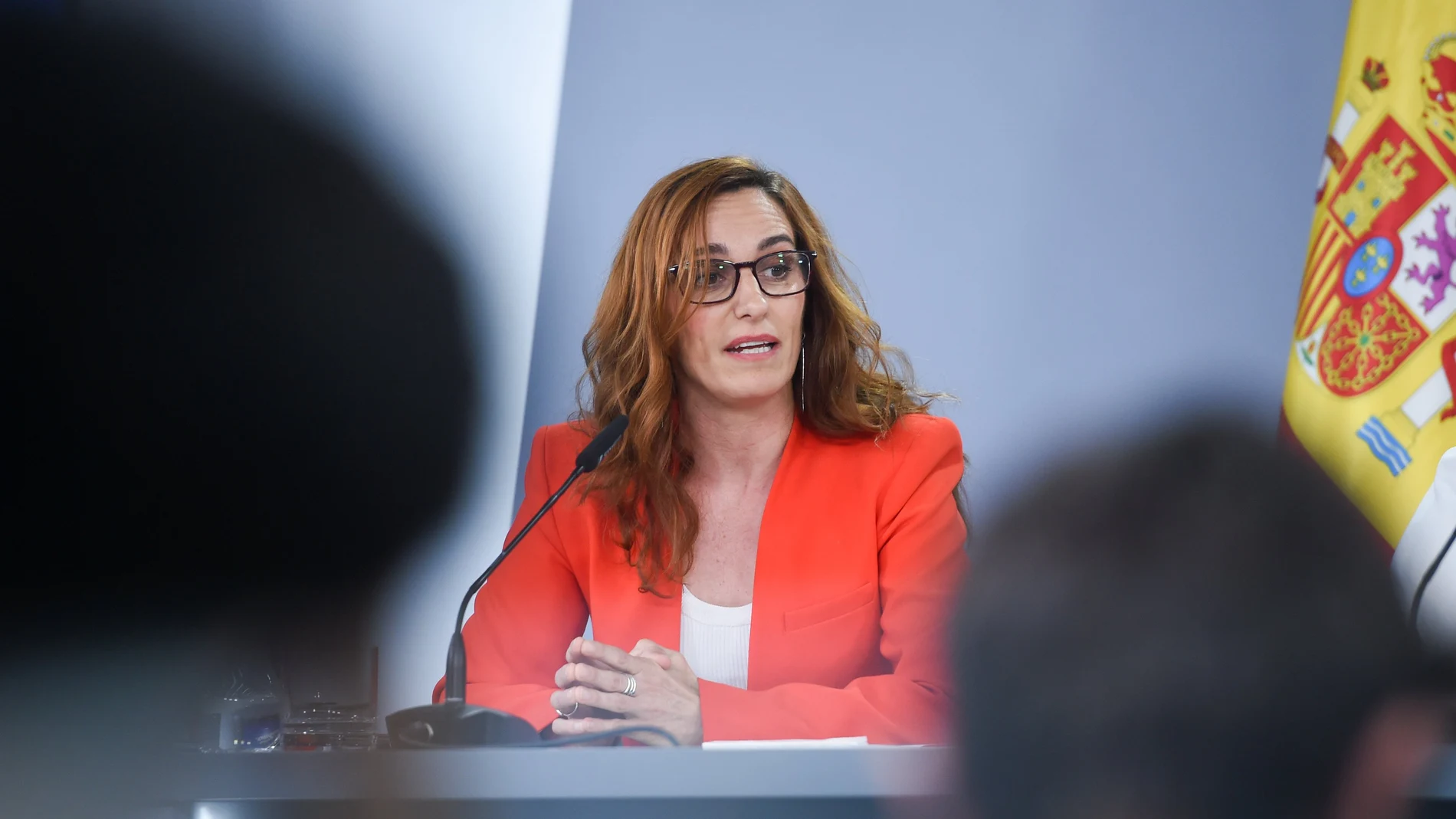 La ministra de Sanidad, Mónica García, durante una rueda de prensa posterior al Consejo de Ministros, en el Palacio de la Moncloa, a 18 de junio de 2024, en Madrid.