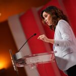 MADRID.-AMP.-Ayuso carga contra un presidente que "traga con todo" con "maniobras propias de dictadura": "Sanchismo es chavismo"