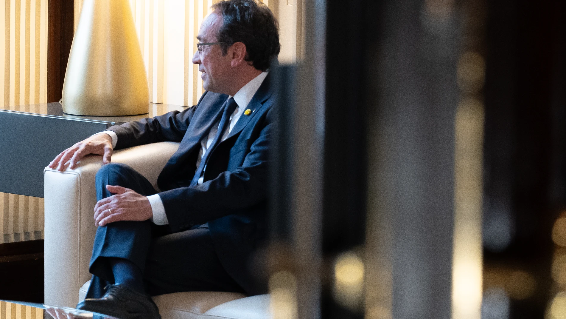 El presidente del Parlament, Josep Rull, en la segunda ronda de consultas para proponer un candidato a la Presidencia de la Generalitat, en el Parlament, a 19 de junio de 2024, en Barcelona, Catalunya (España). Rull comenzó ayer, 18 de junio, su ronda de consultas con los líderes parlamentarios para proponer un candidato a la Presidencia de la Generalitat. Tras ello, el presidente del Parlament anunciará hoy por la tarde el resultado de la ronda de consultas con los partidos para una eventual...