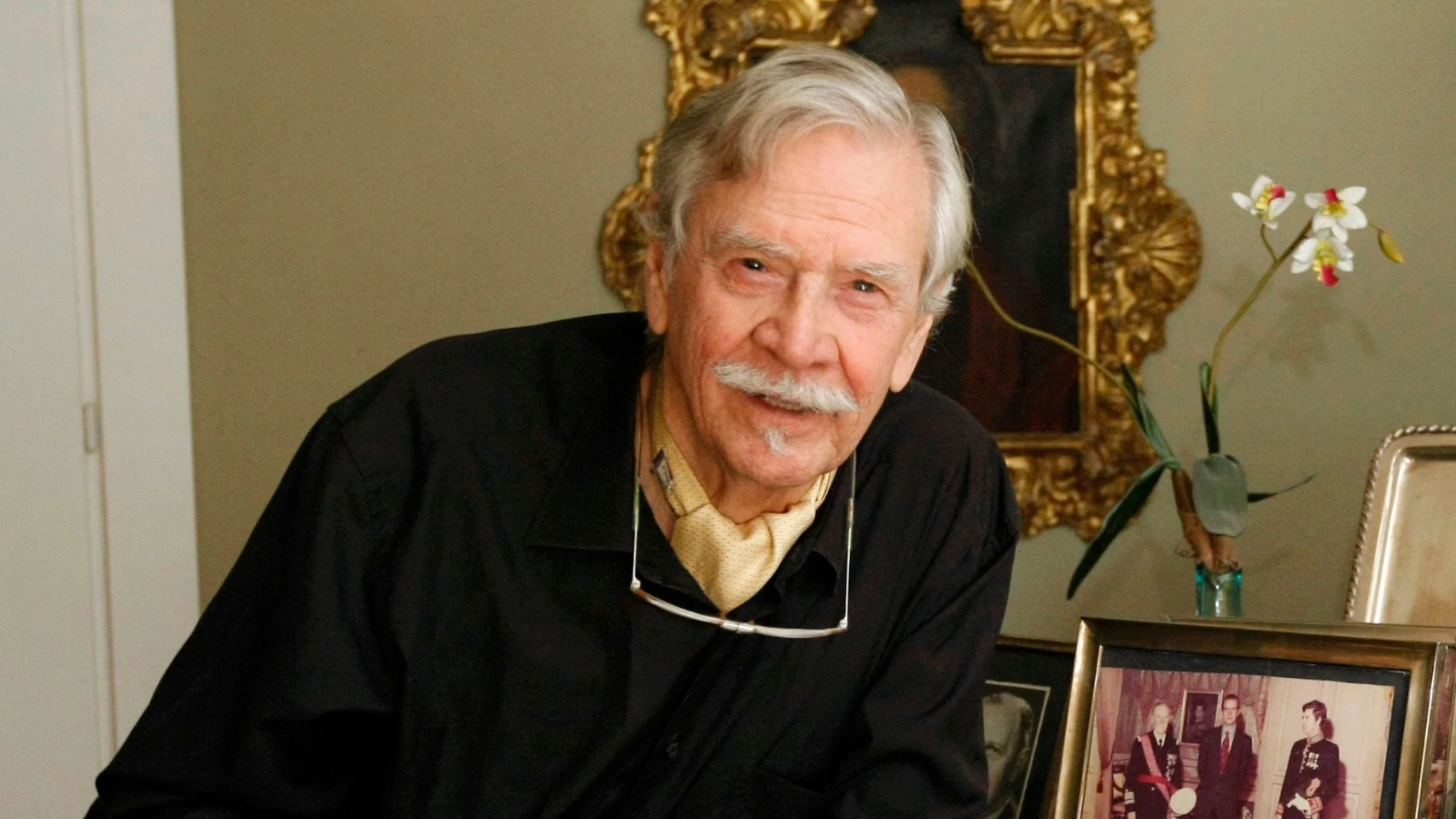 Erik Martel, exdiplomático