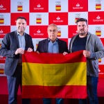 5.000 kg de ropa usada se convierten en las banderas de la delegación española para París