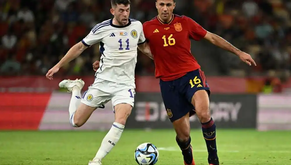 Rodri Hernández, jugador clave en España