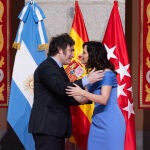 Javier Milei recibe la medalla de la Comunidad de Madrid de manos de Isabel Díaz Ayuso @Gonzalo Pérez Mata 