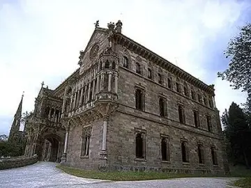 Comillas es un pueblo de Cantabria que cuenta con el honor de ser el municipio de menos de cinco mil habitantes más buscado de España Comillas es un pueblo de Cantabria que cuenta con el honor de ser el municipio de menos de cinco mil habitantes más buscado de España