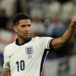 ude Bellingham of England reacts after winning the UEFA EURO 2024 group C match between Serbia and England in Gelsenkirchen, Germany, 16 June 2024. (Alemania) 