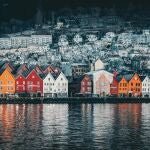 Vista del muelle de Bryggen, declarado Patrimonio de la Humanidad por la Unesco