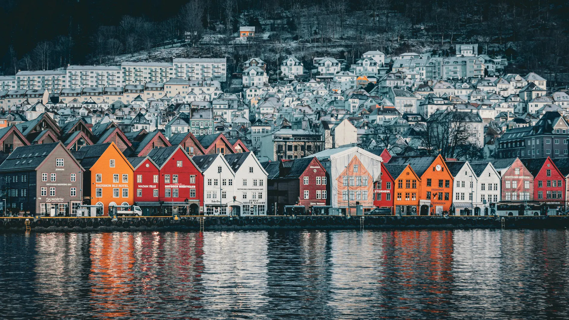 Vista del muelle de Bryggen, declarado Patrimonio de la Humanidad por la Unesco
