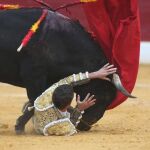 Fernando Adrián volteado por el quinto