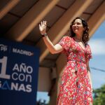 Ayuso defiende la "cortesía" a Milei y recalca como "desleal" que el Gobierno permita embajadas catalanas