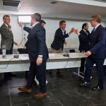 El líder del PP, Alberto Núñez Feijóo, juntos a sus barones en un Comité Ejecutivo Nacional posterior a las elecciones catalanas © Alberto R. Roldán / Diario La Razón.