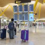 Salidas y llegadas a la T4 del Aeropuerto Adolfo Suárez Madrid Barajas.