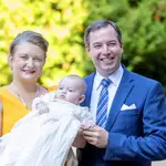 El gran duque heredero Guillermo de Luxemburgo junto a su esposa