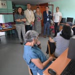 La consejera María González Corral visita el centro de Serrada junto a Raquel Alonso, Conrado Íscar y el alcalde del municipio Carlos López