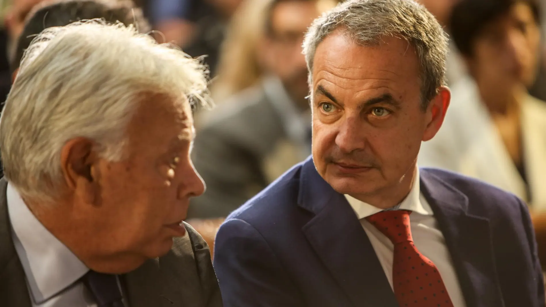 Zapatero declina un debate cara a cara con Felipe González para "no polemizar con compañeros" del PSOE