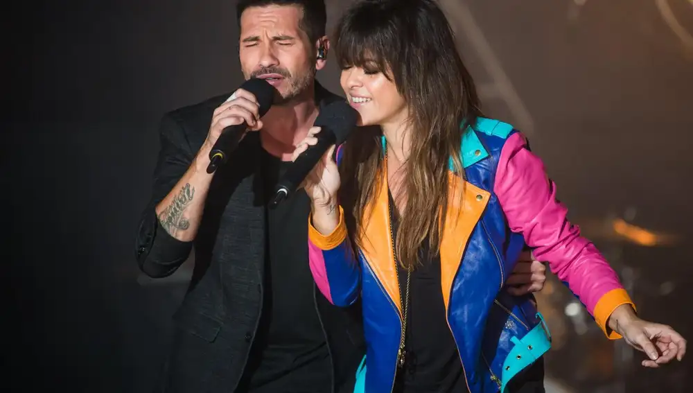 David DeMaría cantando un duo Vanesa Martín
