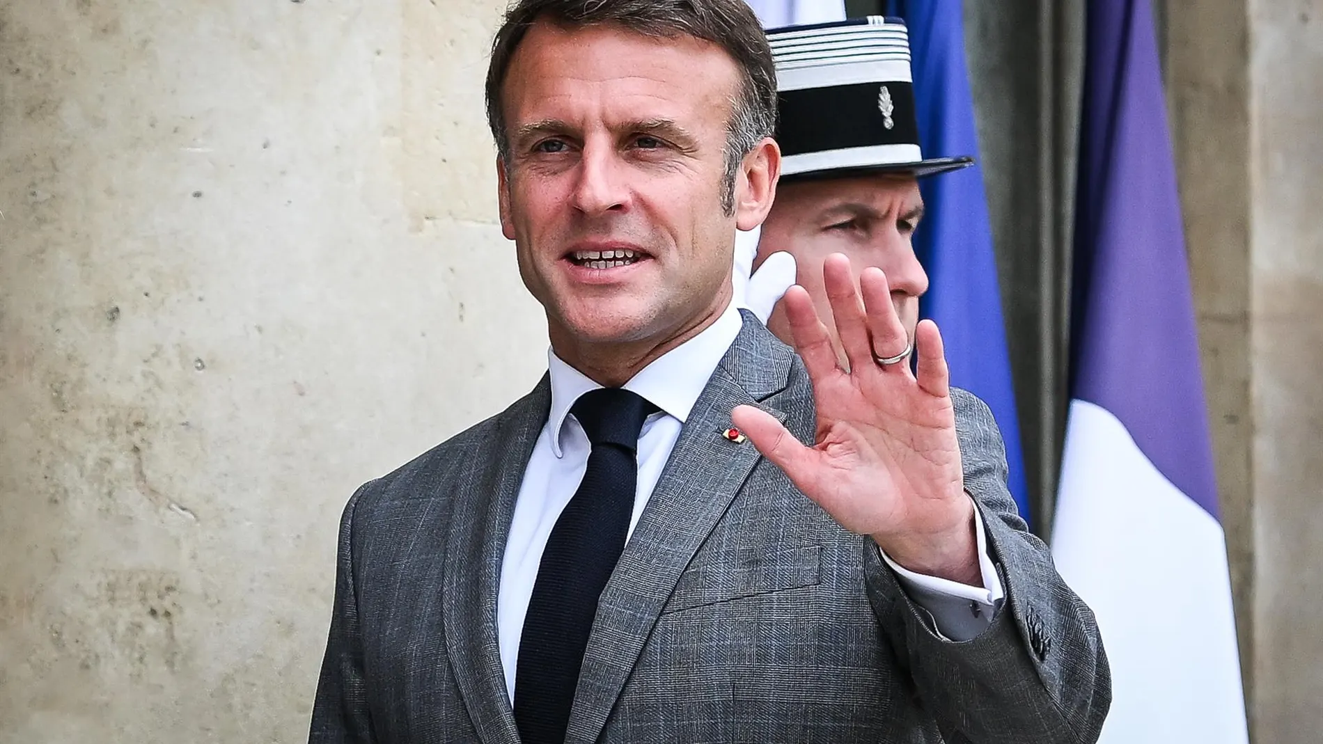 Macron descarta gobernar en coalición con La Francia Insumisa