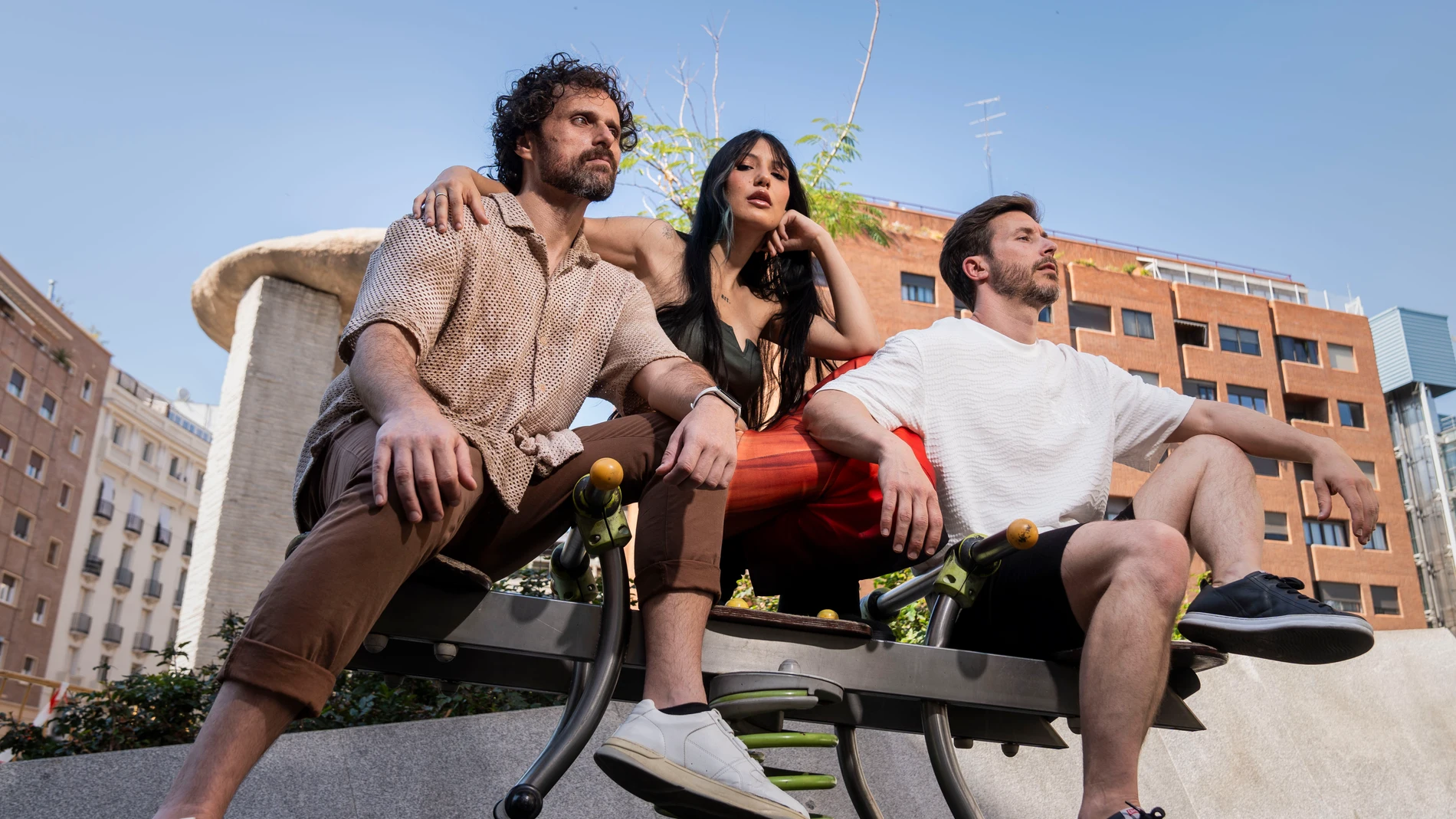 Ane, Iván y Gomis, grupo musical K!NGDOM