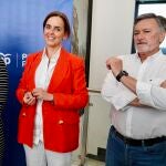Ester Muñoz junto a Carmen Fúnez y Francisco Vázquez en la capital leonesa