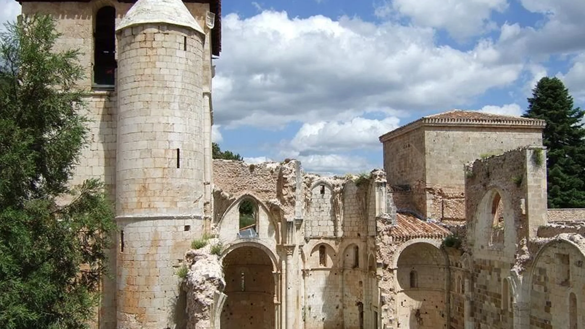 Restos del monasterio abandonado y que fue la "Cuna de Castilla"