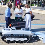 Valencia, pendiente de la prueba piloto de la "rumba" que barre las playas, para comprar varias unidades