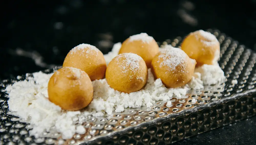 Buñuelos de Feria con queso de cabra