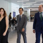 Ayuso visita la sede de la multinacional NTT Data