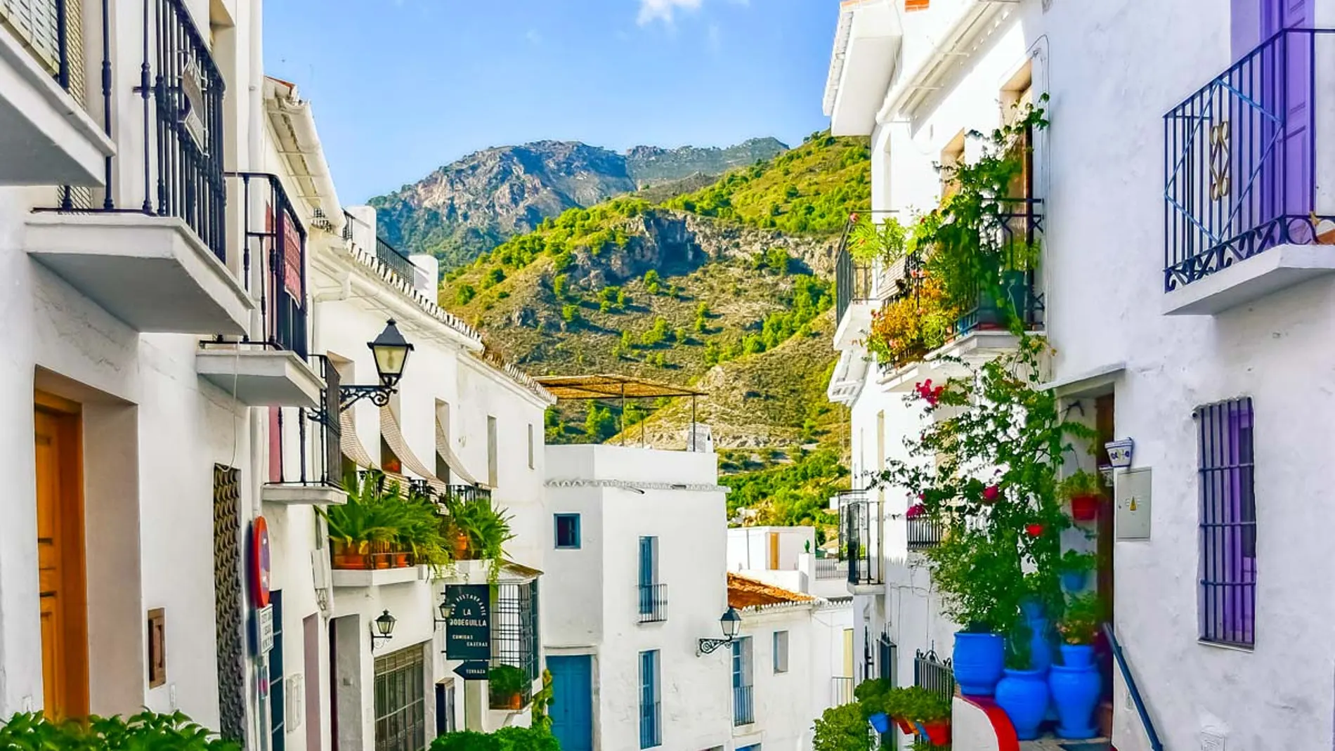 Frigiliana ofrece una mezcla perfecta de belleza, historia y autenticidad