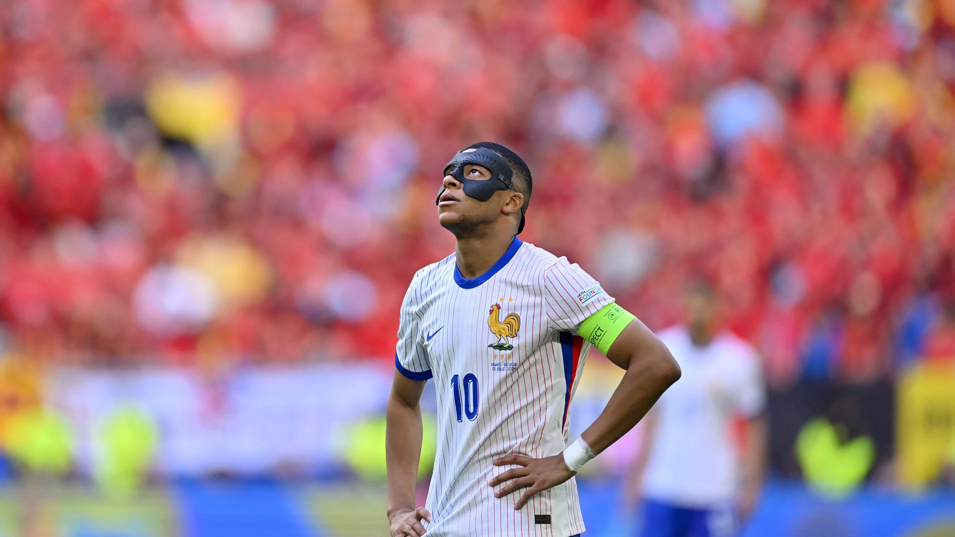 01 July 2024, North Rhine-Westphalia, Duesseldorf: France's Kylian Mbappe looks up during the UEFA Euro 2024 round of 16 football match between France and Belgium at the Duesseldorf Arena. Photo: Marius Becker/dpa 01/07/2024 ONLY FOR USE IN SPAIN