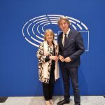 El alcalde de Soria Carlos Martínez junto con la comisaria Ferreira