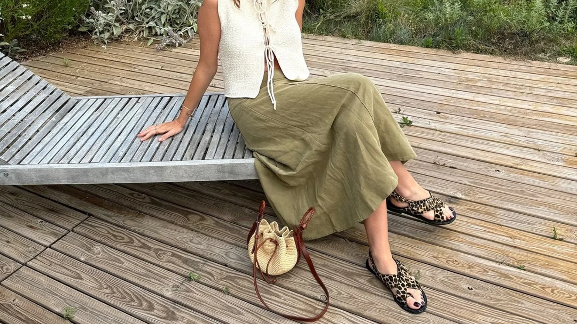 Las sandalias planas (y rebajadas) de Massimo Dutti.