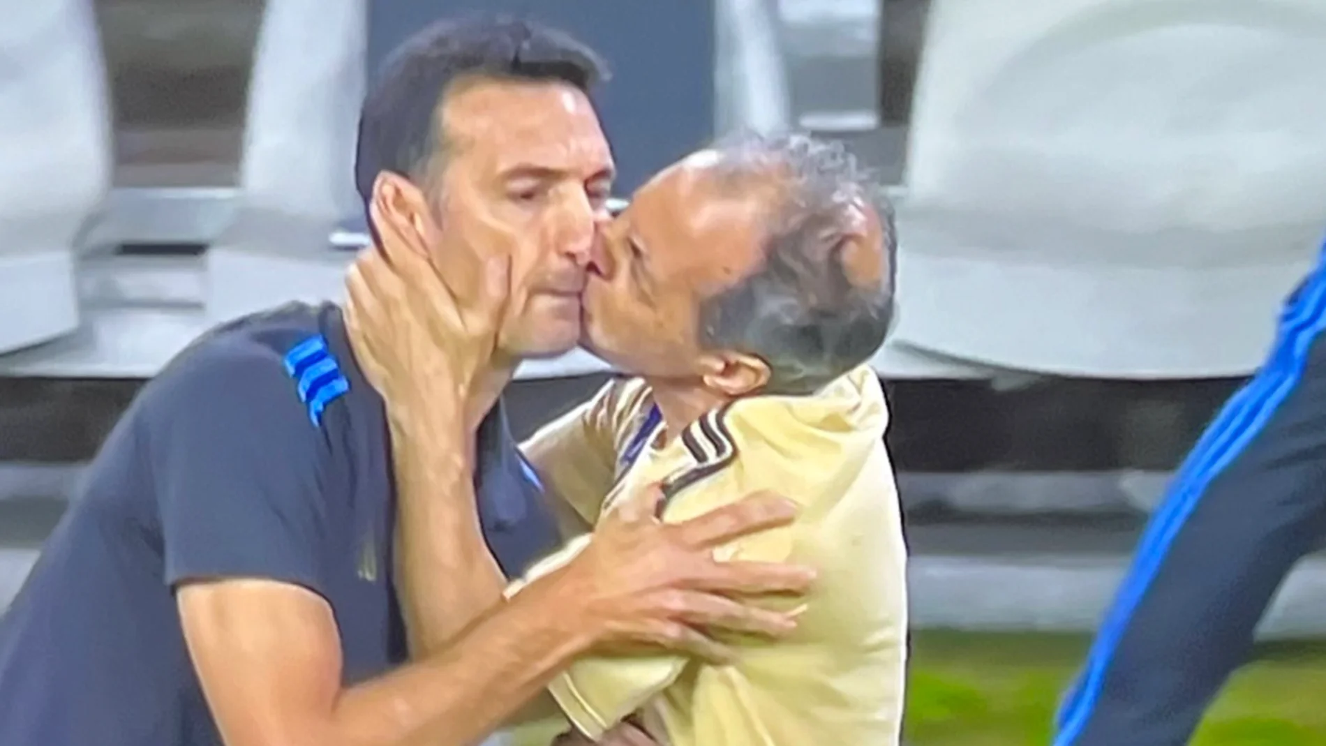 El pico viral de Scaloni y el utillero de Argentina: "No fue consentido..."