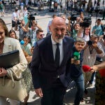 Joaquín Goyache, rector de la Universidad Complutense de Madrid, a su llegada a declarar en los juzgados de Plaza de Castilla como imputado en el "caso Begoña Gómez", para el que ahora pide que no se prorrogue la investigación