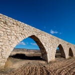 Imagen del Acueducto Los Arcos, en la localidad valenciana de Alpuente
