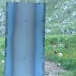 Placas metálicas para probar el alcance de la metralla del cinturón explosivo