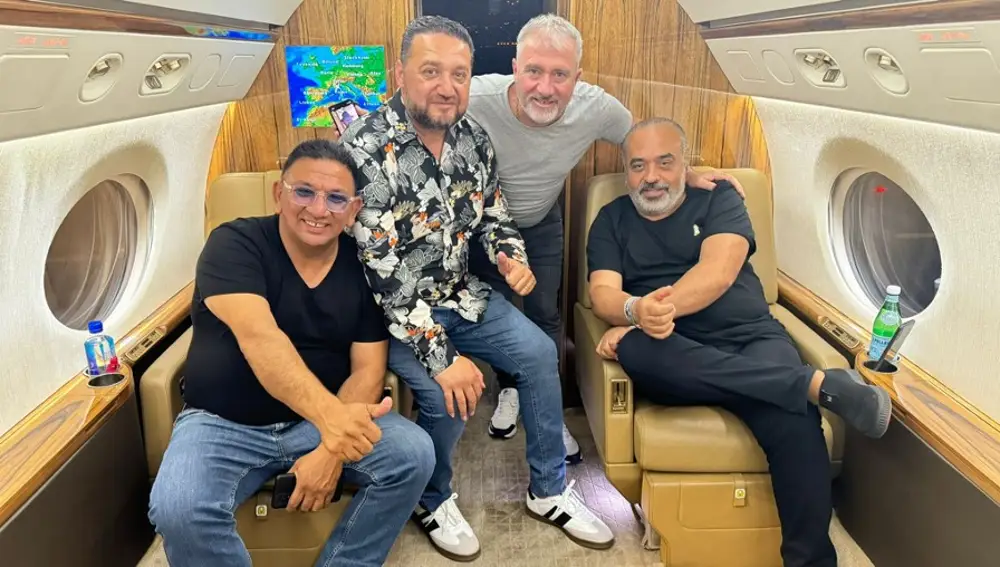 Diego, Mario, Babe y Chico volando en avión privado durante toda la gira de su “Gipsy Pasión Tour”
