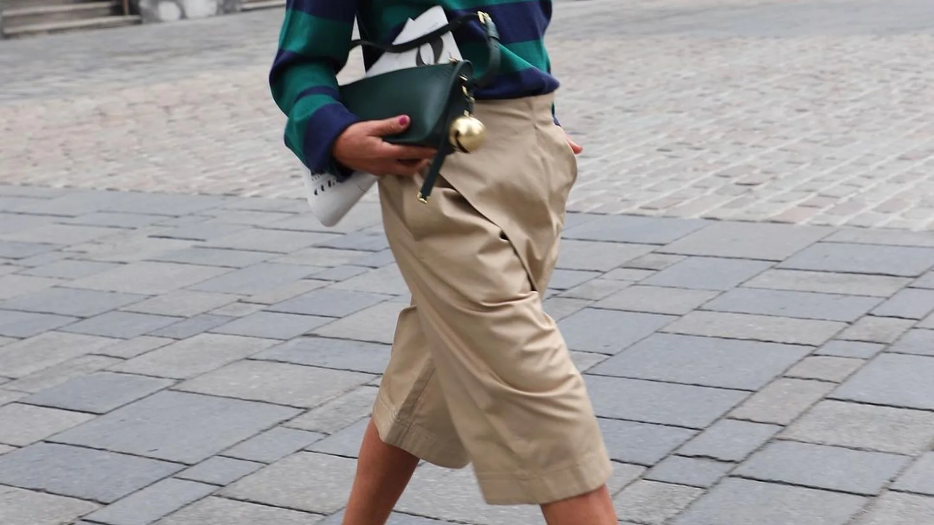 Así se llevan las bermudas a partir de los 40 años.