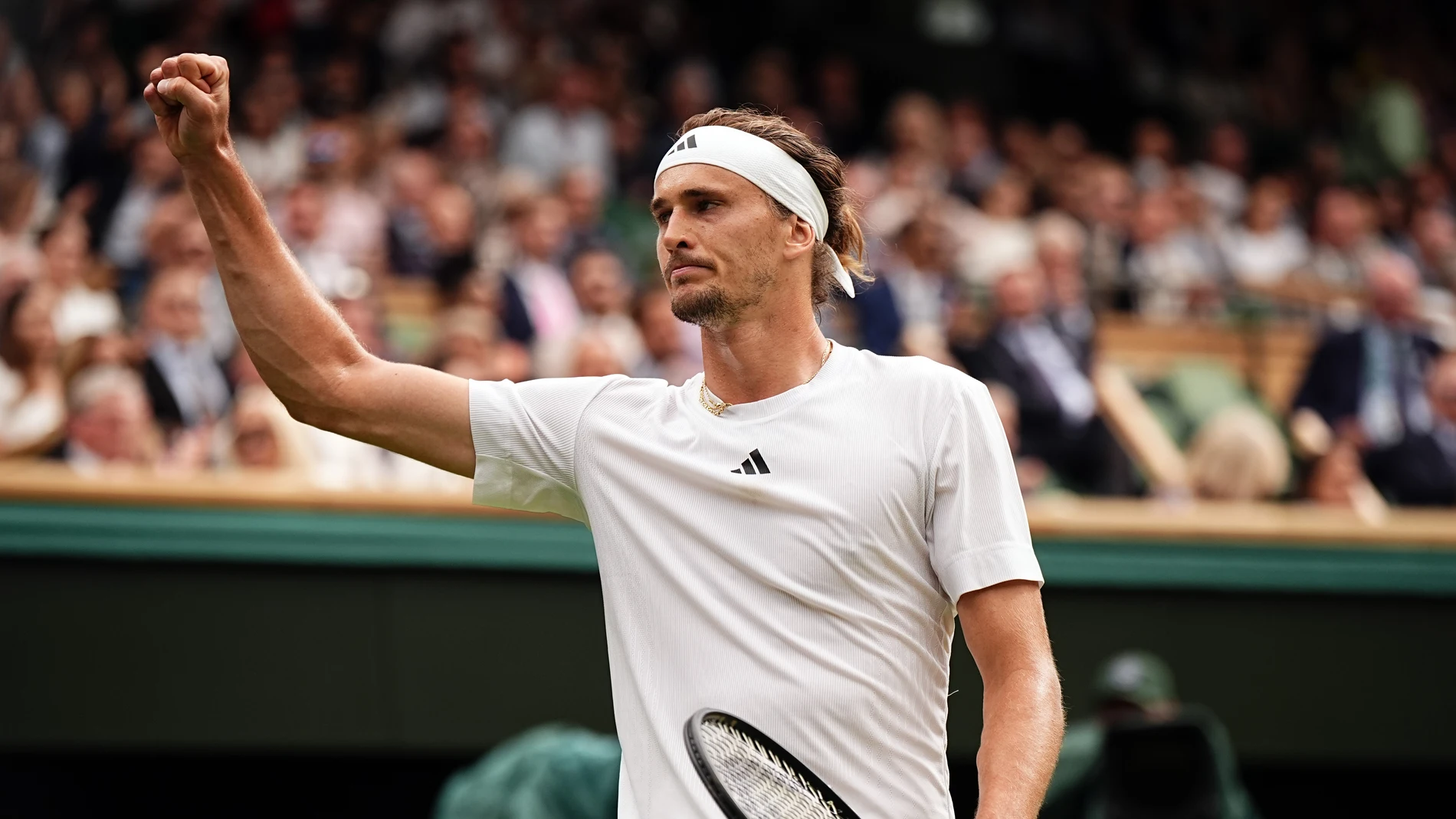 06 July 2024, United Kingdom, London: German tennis player Alexander Zverev reacts following his victory over UK's Cameron Norrie un their Thrid round tennis match on day six of the 2024 Wimbledon Championships at the All England Lawn Tennis and Croquet Club. Photo: Aaron Chown/PA Wire/dpa06/07/2024 ONLY FOR USE IN SPAIN