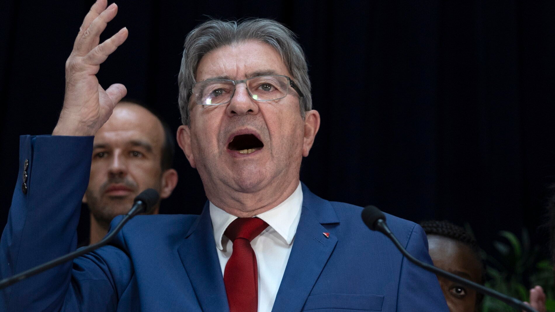 El izquierdista Mélenchon anuncia su candidatura a las presidenciales francesas de 2027