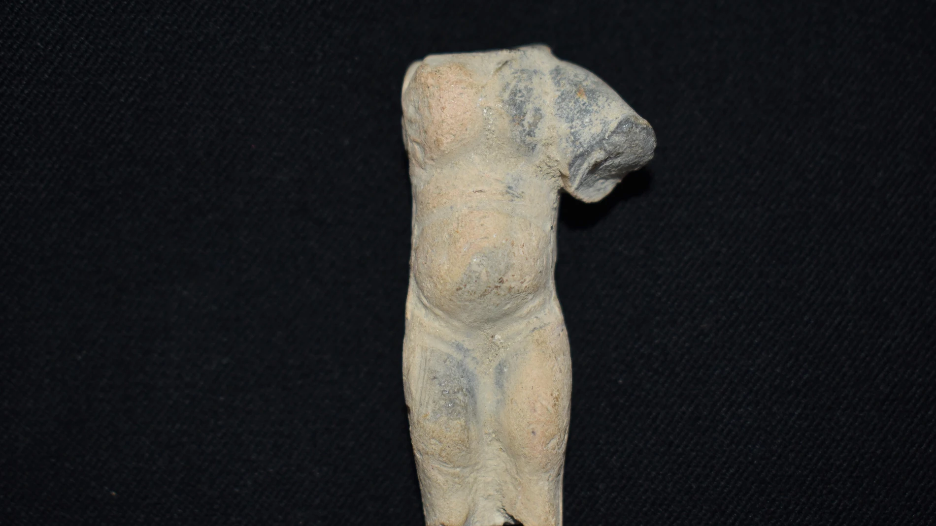 Imagen de la figurilla romana descubierta en Carmona