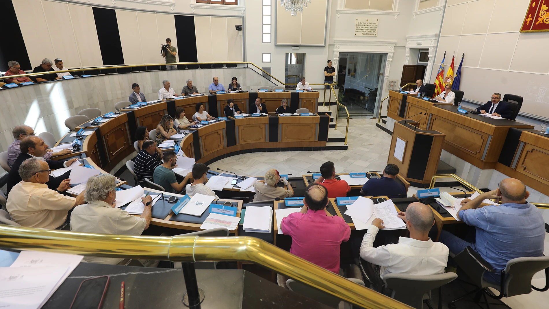 La comisión provincial del agua se ha reunido hoy en la Diputación de Alicante