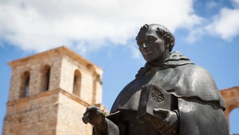 Estatua de Fray Tomás de Berlanga en su localidad natal