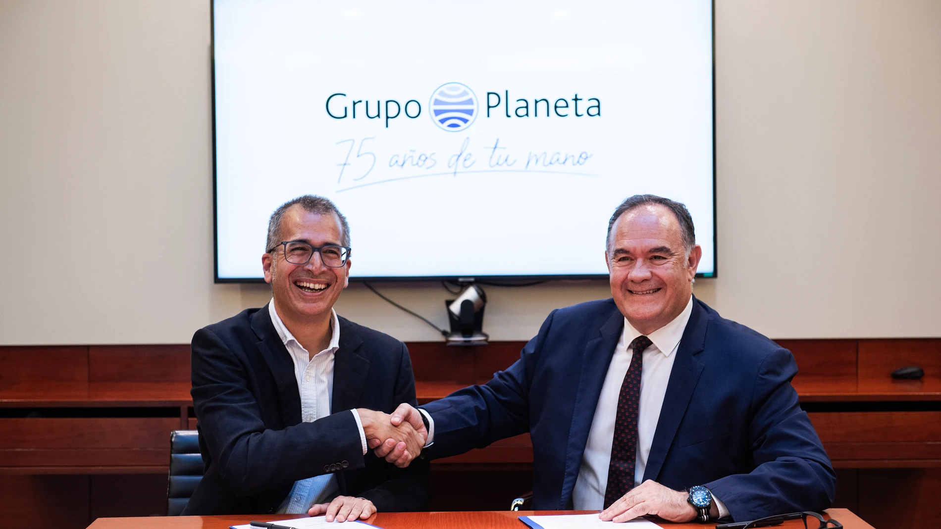Acuerdo entre Fundación Exit y Planeta Formación y Universidades